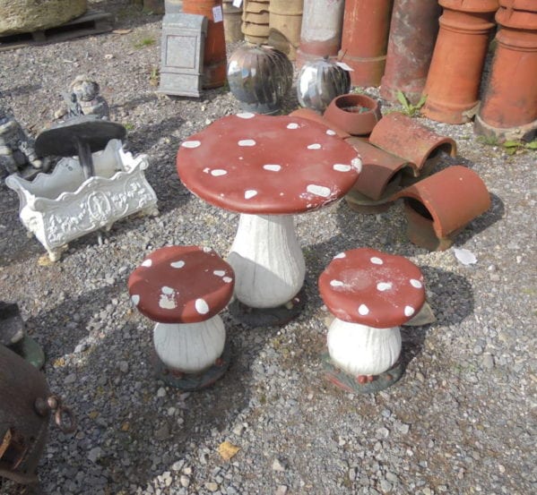 Reclaimed Plastic Mushroom Table Stools Set
