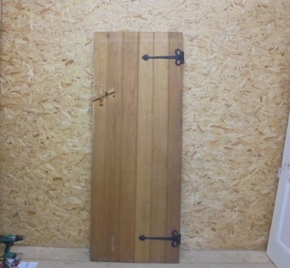 Modern Oak Ledge & Brace Single Door