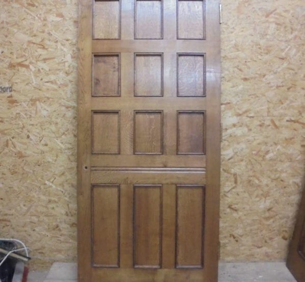 Supreme Grain Large Oak 12 Panel Door