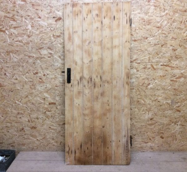 Tall Stripped Ledge & Brace Door
