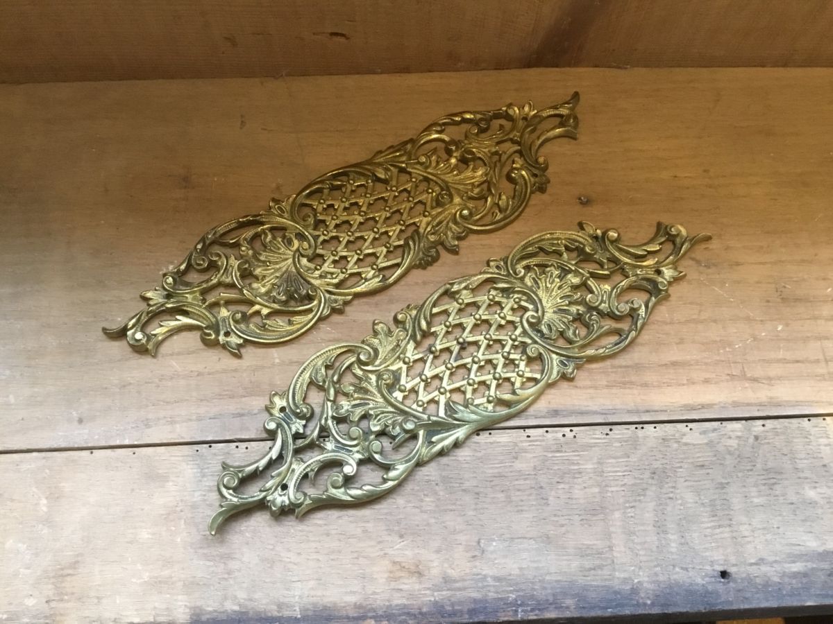 6 Solid Brass Ornate Backplate Single Coat Hat Towel Hooks – Antique Brass, 2-1/2 Inch #C4