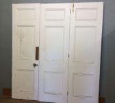 White Tri-folding Doors 