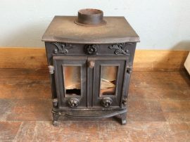 Reclaimed Fireplaces, Surrounds and Firebacks in Surrey