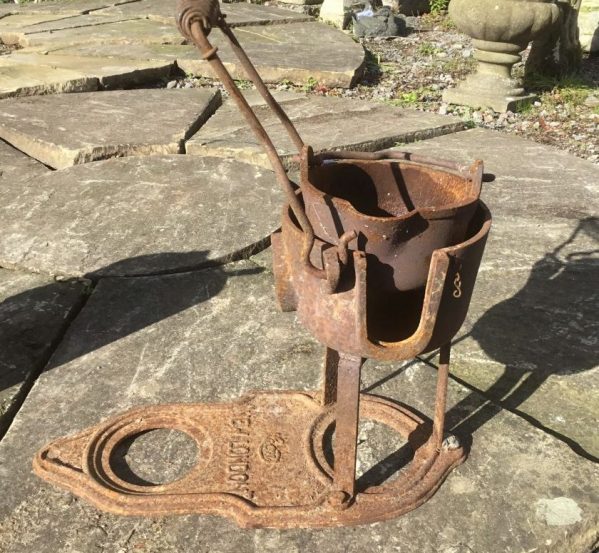 Traditional Melting Metal Pot with Stand