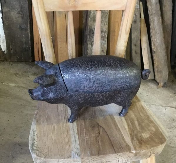 Cast iron pig