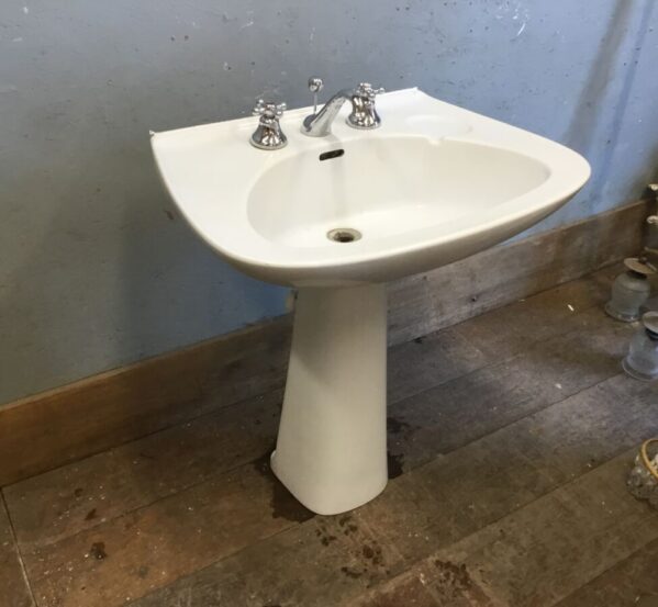 Large Audley Sink With Pedestal 2