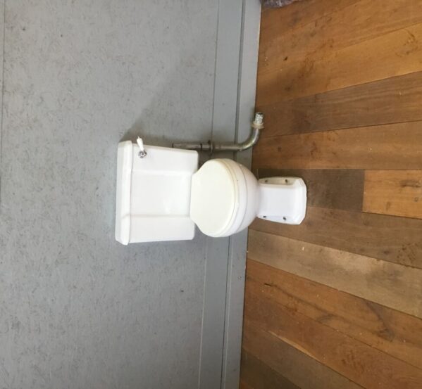 Ceramic Toilet With Cistern