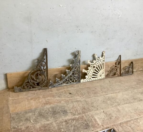 Selection of Cast Iron Brackets