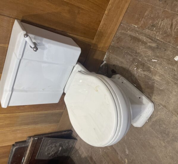 Reclaimed Toilet, Cistern and Lid