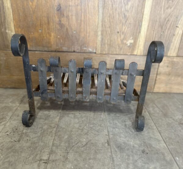 Simple Iron Basket with Grate