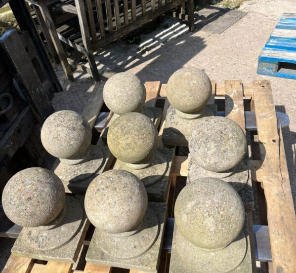 Set of Small Reconstituited Stone Pier Caps