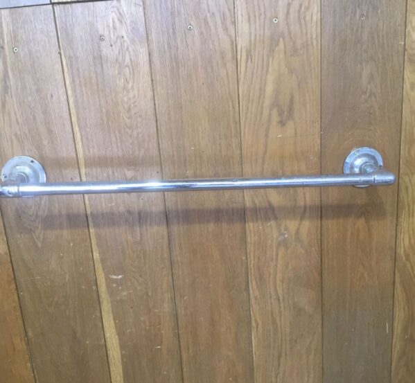Brilliant Simple Towel Rail