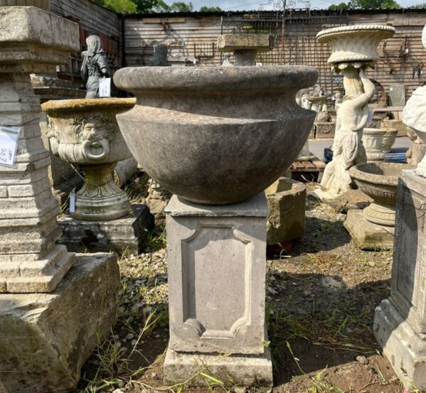 Excellent Reconstituted Stone Urn