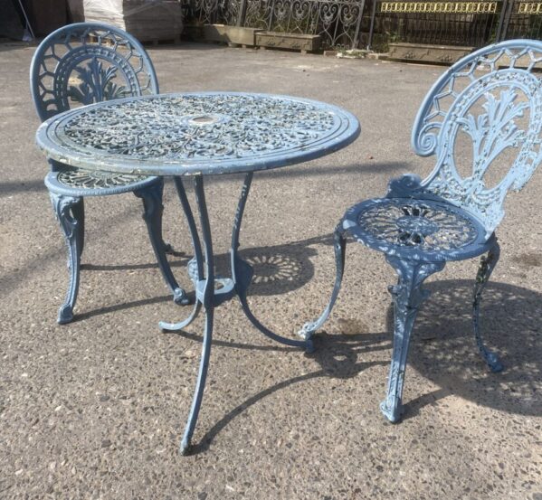 Fantastic Light Blue Table & Chairs