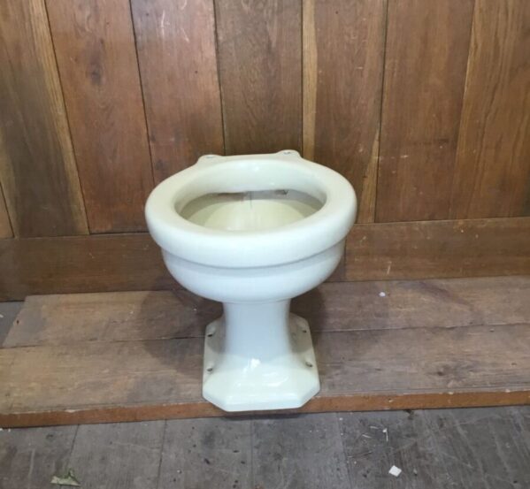 Standard Ceramic Toilet Basin