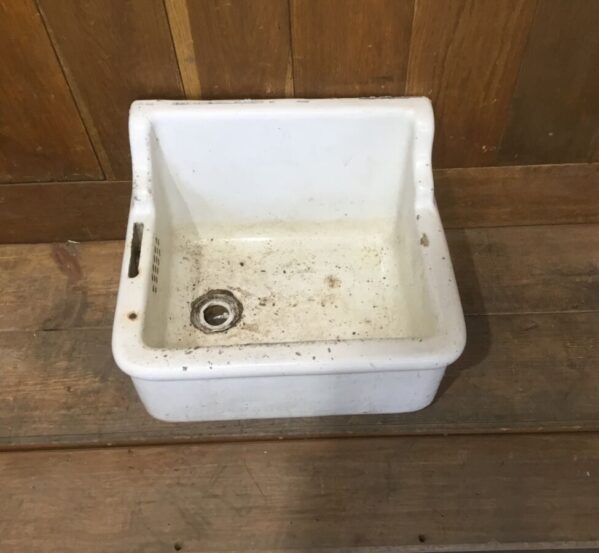 Belfast Sink With Back Very Chipped