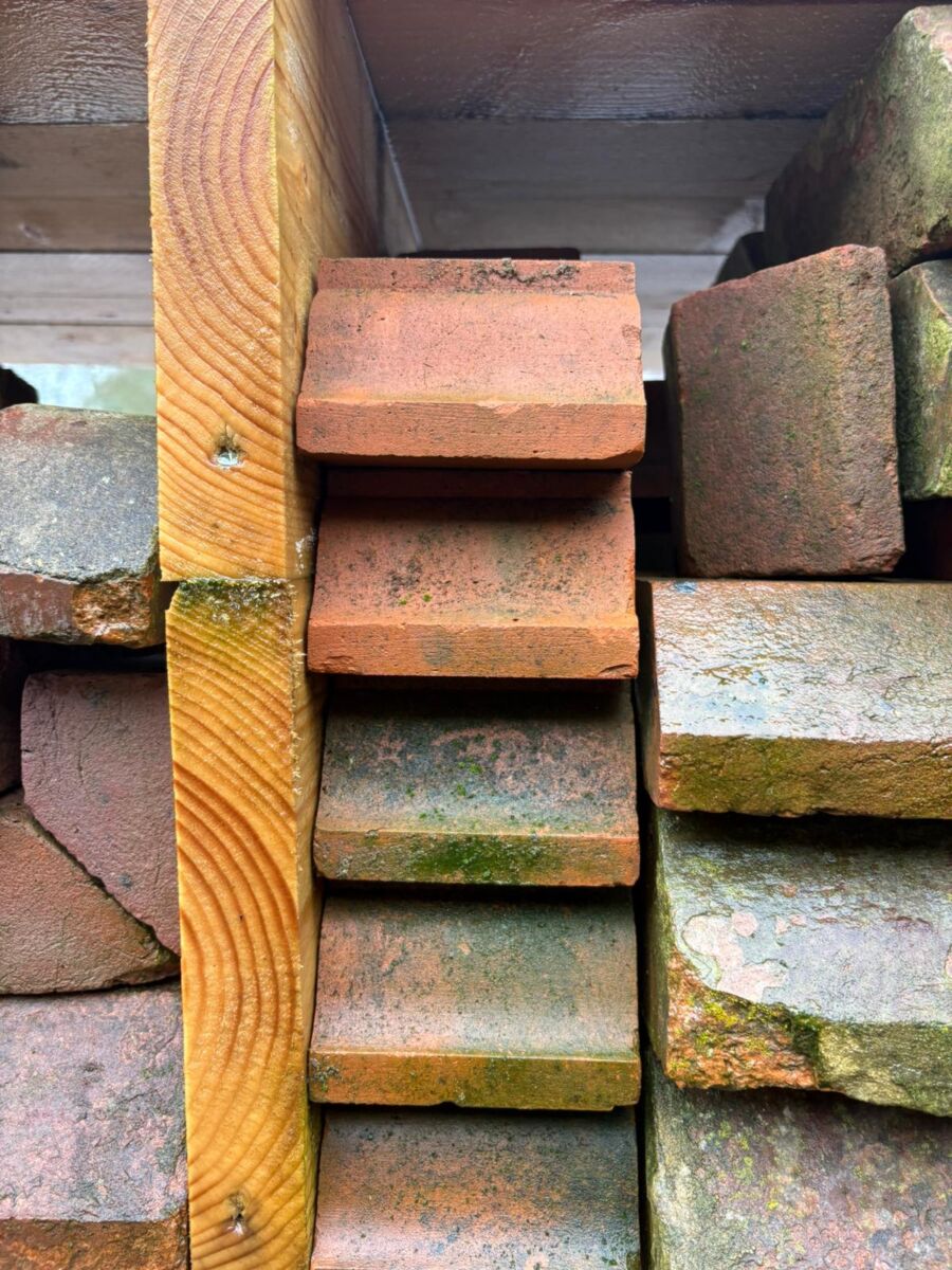 Beautiful Traditional Coping Bricks